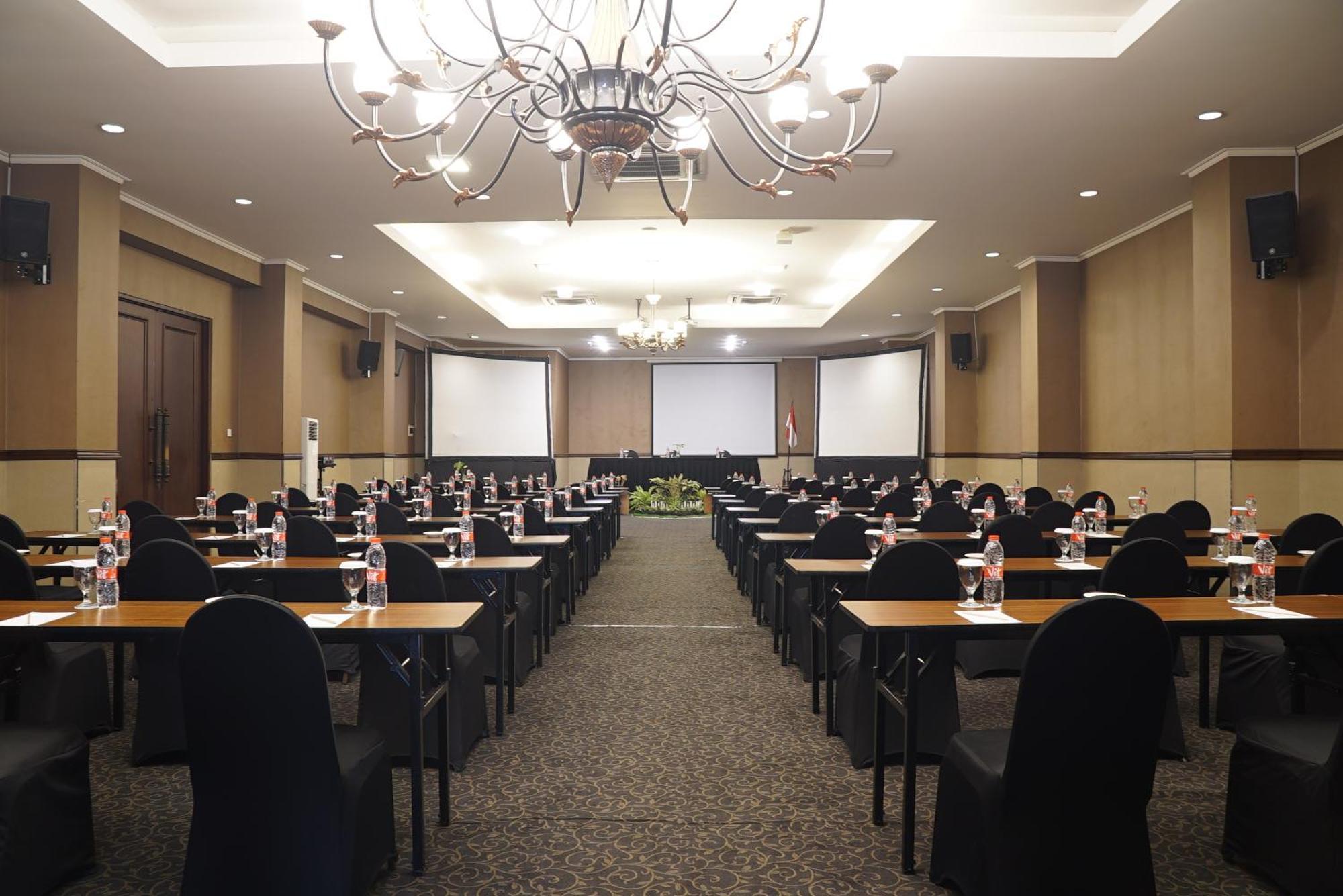 โรงแรมฮอไรซัน อัลติมา ริส มาลิโอโบโร ยอกยาการ์ตา ภายนอก รูปภาพ